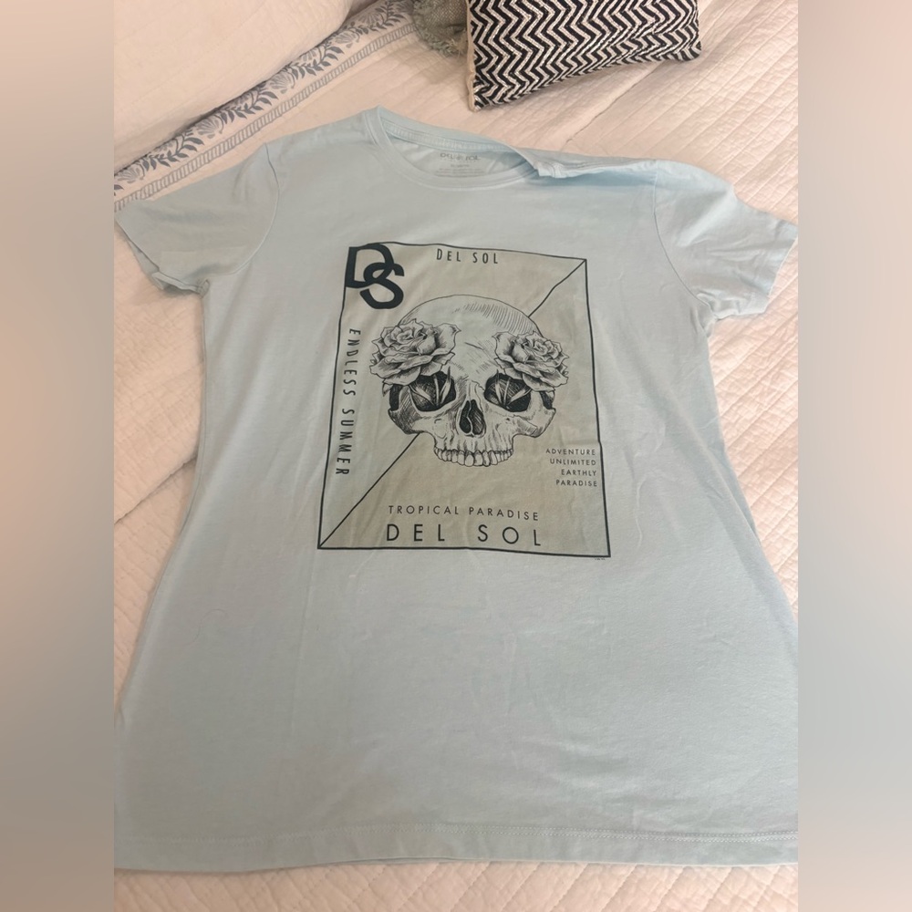 Del Sol Ice Blue Day of the Dead Sugar Skull Tee 💀